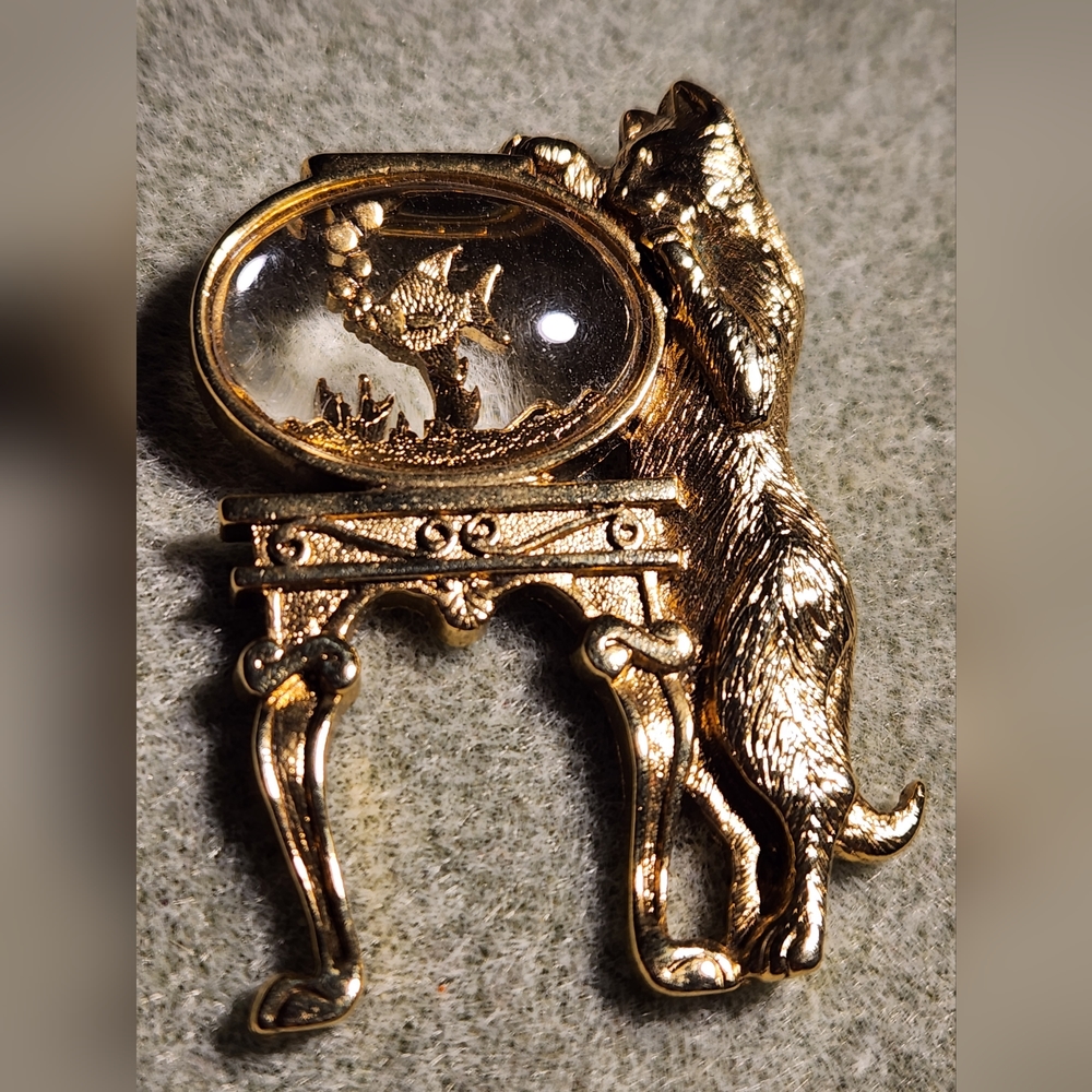 Cat & fishbowl brooch
